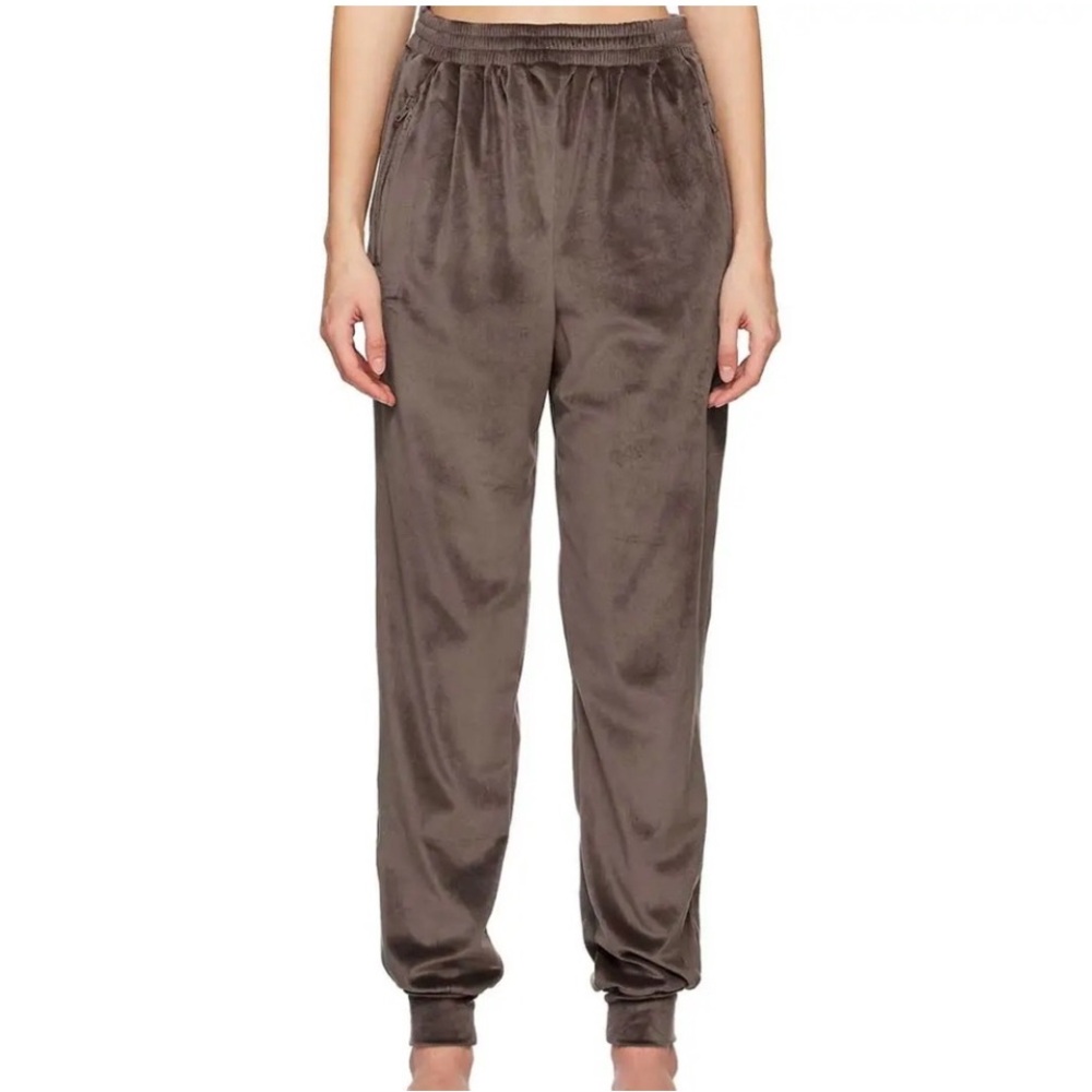 NWOT SKIMS VELOUR Joggers, Cuffed at the bottom WOMENS SIZE SMALL